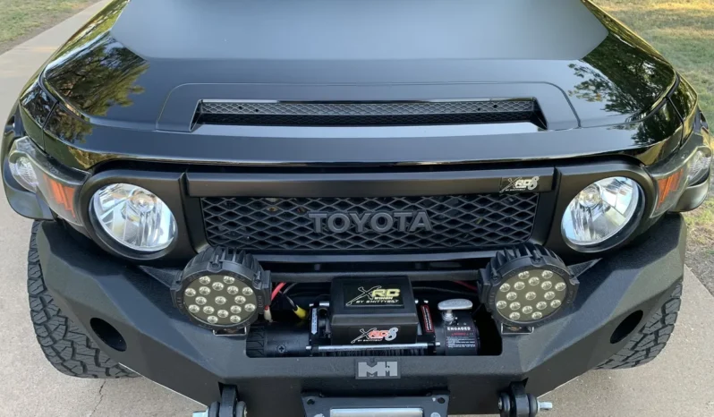 
								2014 Toyota FJ Cruiser full									